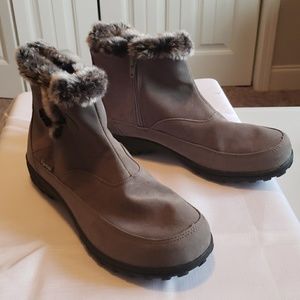 Floopi Women's Sherpa Lined Winter Booties Size 10